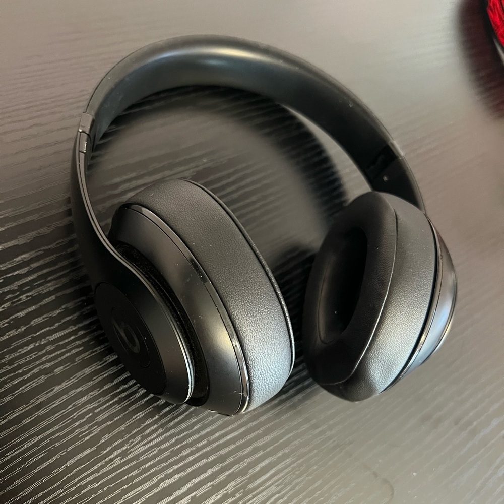 Beats Black Wireless Headphones
